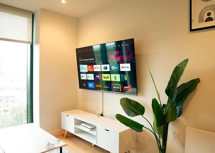 Luxury Sky Suites 2 Bedroom 2 Bathroom City Centre Apartment